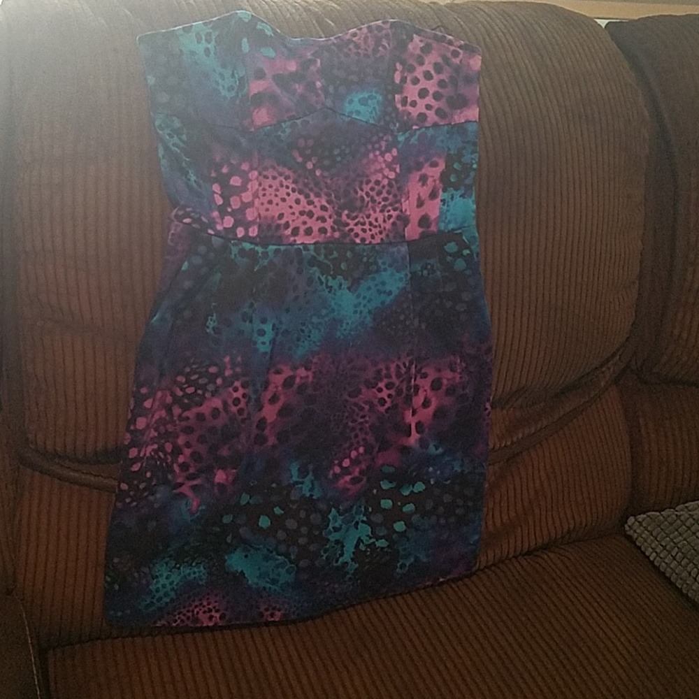 Medium in Juniors. Colorful cute, short dress